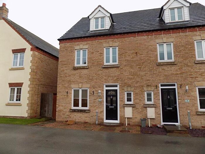 4 Bedroom Semi-Detached House To Rent In Belgravia Court, Worksop, S81