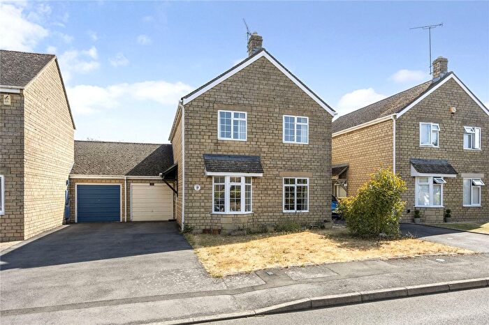 4 Bedroom Link Detached House For Sale In Bloxham Road, Broadway, Worcestershire, WR12