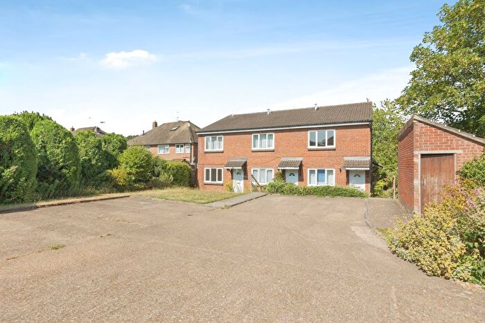 1 Bedroom Flat For Sale In Liptraps Lane, Tunbridge Wells, Kent, TN2