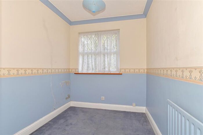 4 Bedroom Detached House For Sale In Church Farm Close, Hoo, Rochester, Kent, ME3