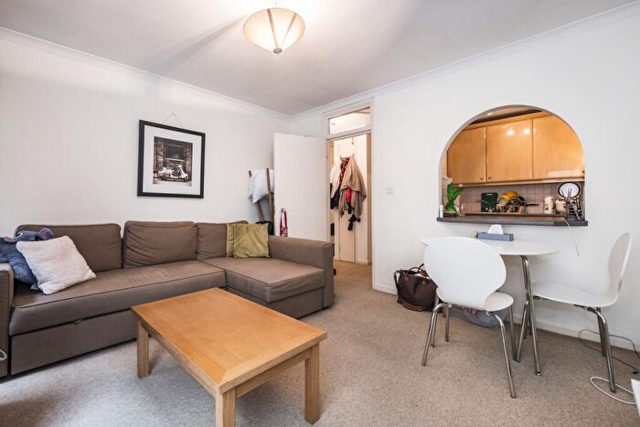 1 Bedroom Apartment To Rent In Upper Thames Street, Epc:D, EC4