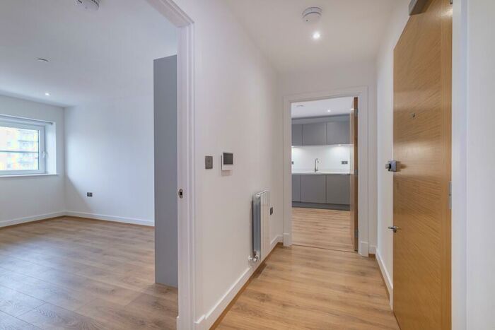2 Bedroom Apartment To Rent In Woolwich Church Street Woolwich, SE18
