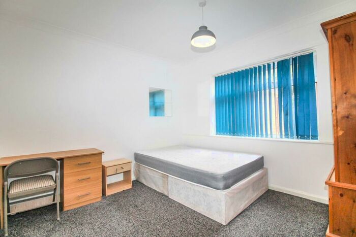 1 Bedroom Terraced House To Rent In Canterbury Drive, Headingley, Leeds, LS6