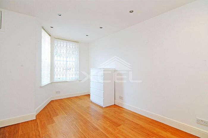 2 Bedroom Apartment To Rent In Frognal, Hampstead, London, NW3
