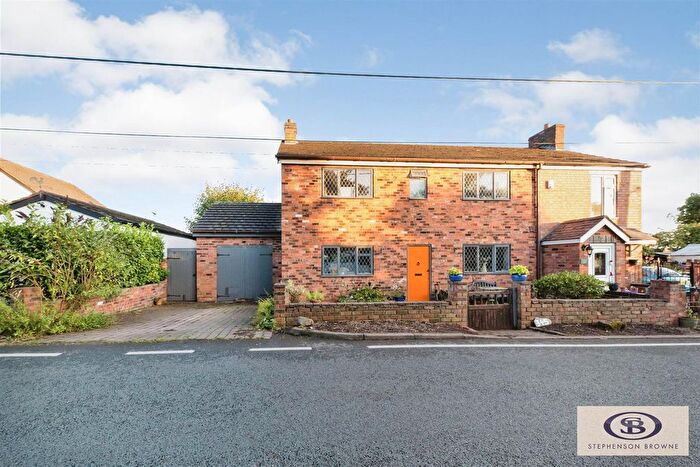 4 Bedroom Semi-Detached House For Sale In Stoneley Road, Crewe, CW1