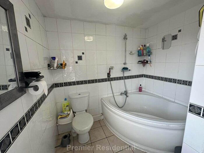 2 Bedroom Apartment To Rent In Apartment, Midway House, Cheetham Hill, M8