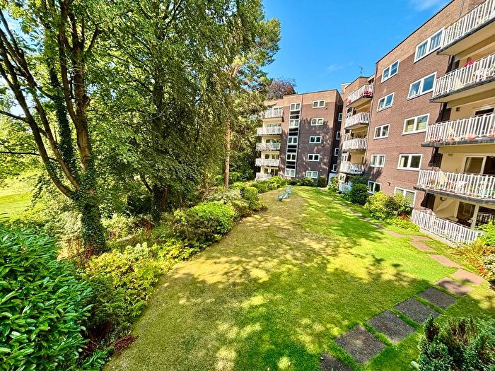 3 Bedroom Flat For Sale In Palatine Road, Didsbury, M20