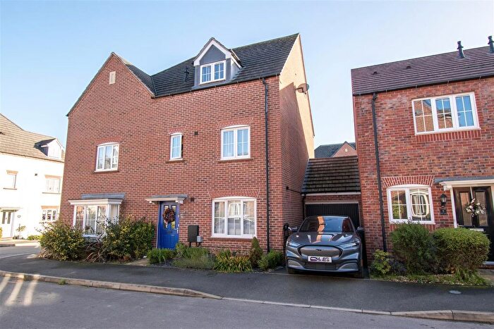 4 Bedroom Semi-Detached House For Sale In Denby Bank, Marehay, Ripley, DE5