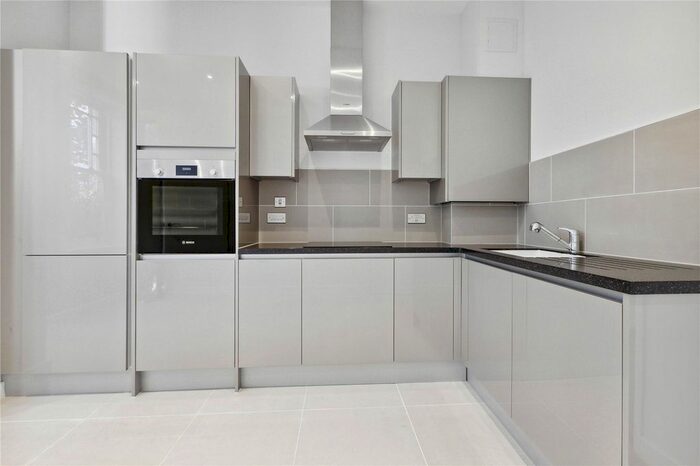 2 Bedroom Flat To Rent In Sutton Court Road, London, W4