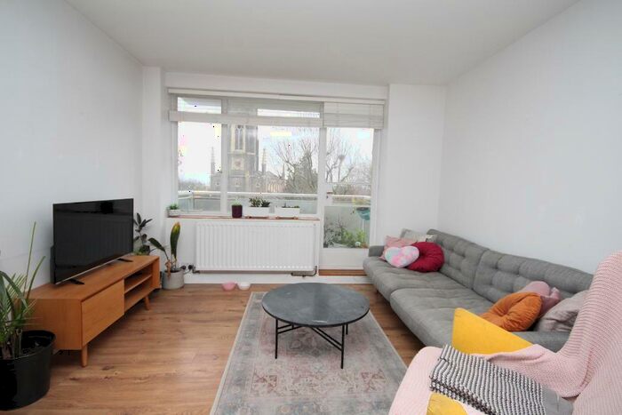 2 Bedroom Flat To Rent In Pemberton Gardens, Archway, London, N19