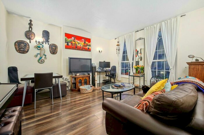 1 Bedroom Flat To Rent In Elizabeth Square, London, SE16