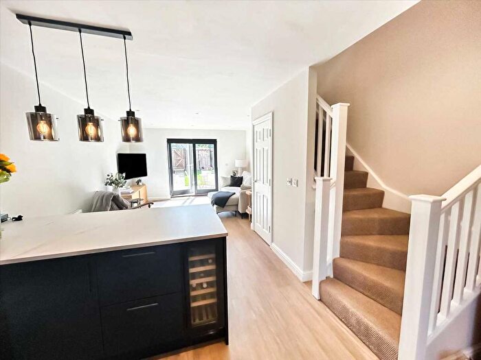 3 Bedroom Town House For Sale In Church View, Nottingham, NG11