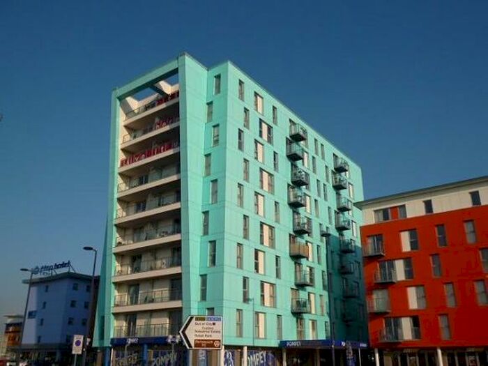 2 Bedroom Flat To Rent In Fratton Way, Southsea, PO4