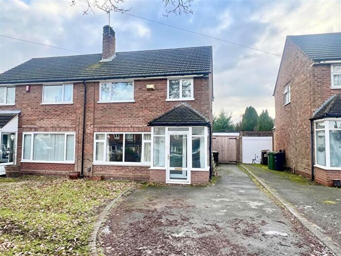 3 Bedroom Semi Detached House For Sale In High Street, Shirley, Solihull, B90