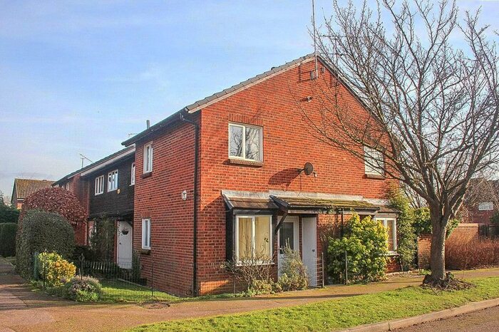 1 Bedroom End Terrace House For Sale In Ploughmans End, Welwyn Garden City, Hertfordshire, AL7