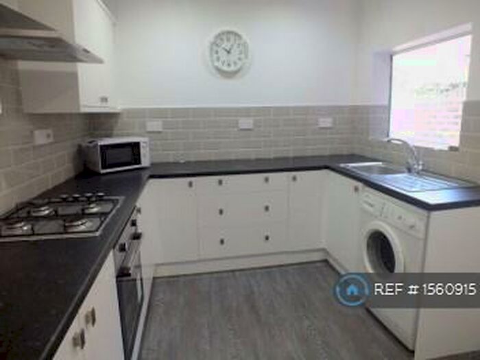 6 Bedroom Terraced House To Rent In Gresford Avenue, Liverpool, L17