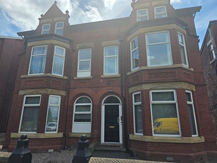 2 Bedroom Flat To Rent In Hyde Road, Manchester, M18