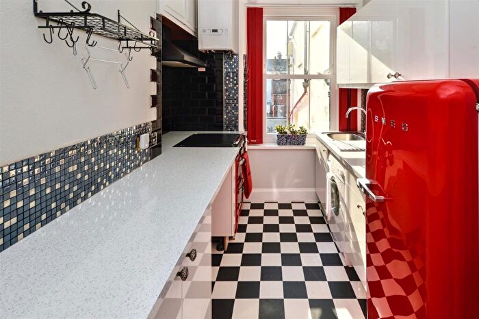1 Bedroom Flat To Rent In Cornfield Terrace, Eastbourne, BN21