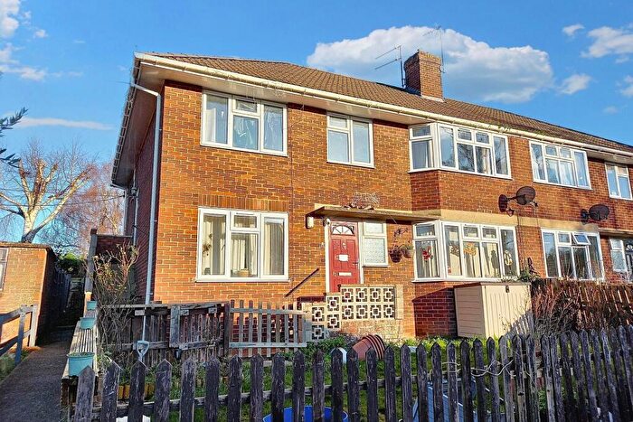 3 Bedroom Flat For Sale In Chilbolton, SO20
