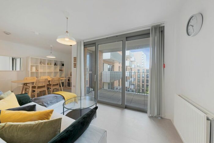 1 Bedroom Flat To Rent In Meadow Court, Waterside Park, London, E16