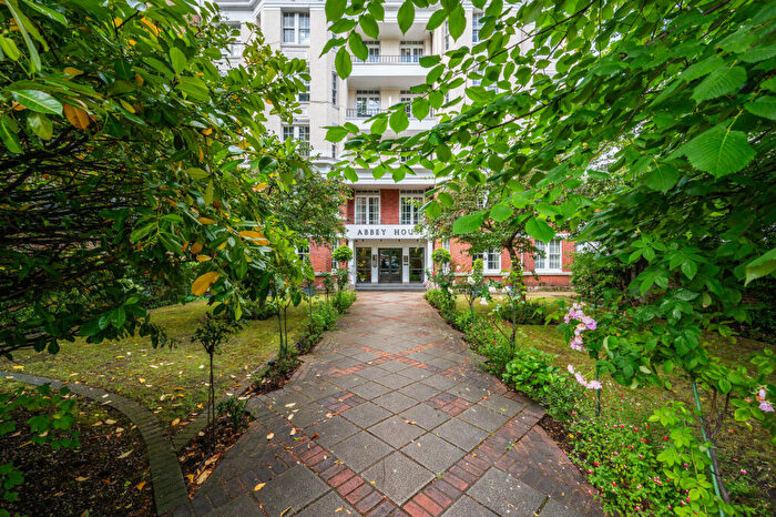 2 Bedroom Flat For Sale In Abbey Road, , St John's Wood, London, NW8