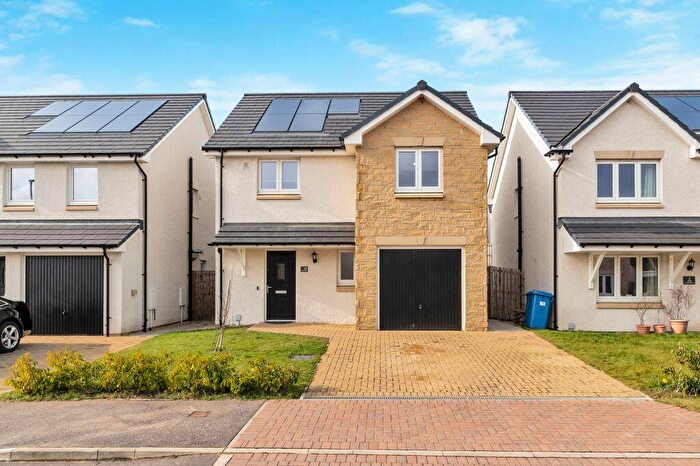 3 Bedroom Detached House For Sale In Cairnhill Place, Penicuik, Midlothian, EH26