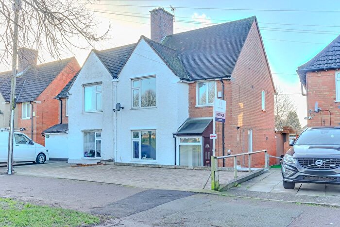 3 Bedroom Semi Detached House For Sale In Fullhurst Avenue, Leicester, LE3