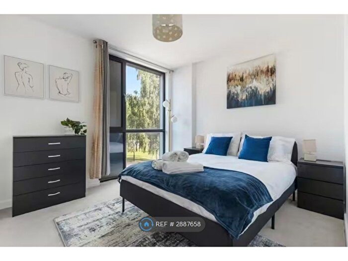 1 Bedroom Flat To Rent In The Boulevard, Crawley, RH10