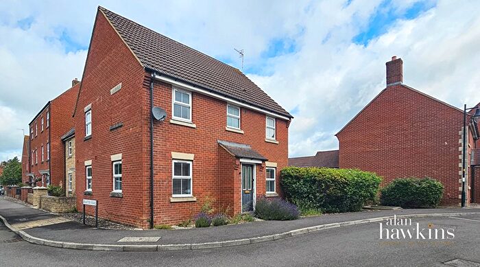 4 Bedroom Semi-Detached House To Rent In Havisham Drive, Swindon, SN25