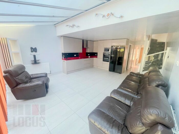 4 Bedroom Terraced House To Rent In Acorn Close, Chingford, E4