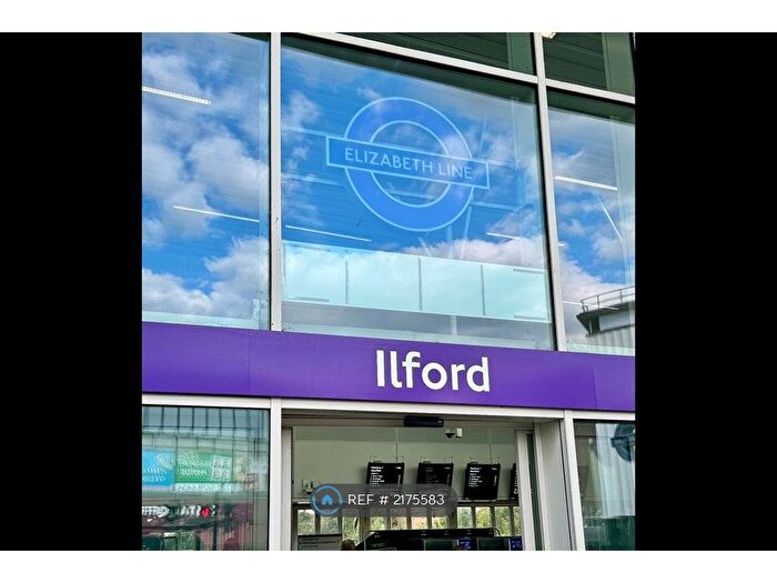 4 Bedroom Flat To Rent In First Floor, Ilford, IG1