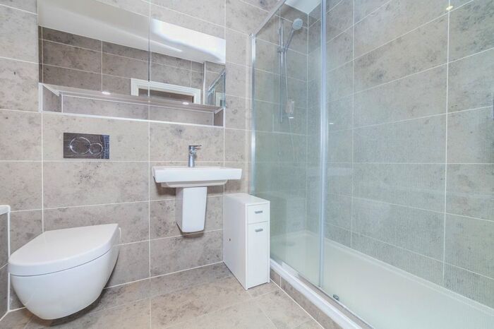 2 Bedroom Flat To Rent In Atwell Court, High Road, London, N12