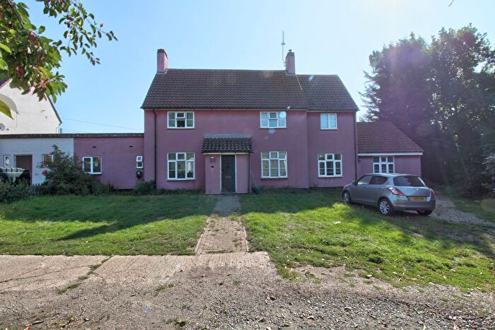 5 Bedroom Link Detached House For Sale In Stutton Close, Ipswich, IP9