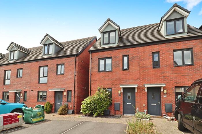 3 Bedroom Semi-Detached House For Sale In Harbour Walk, Barry, CF62