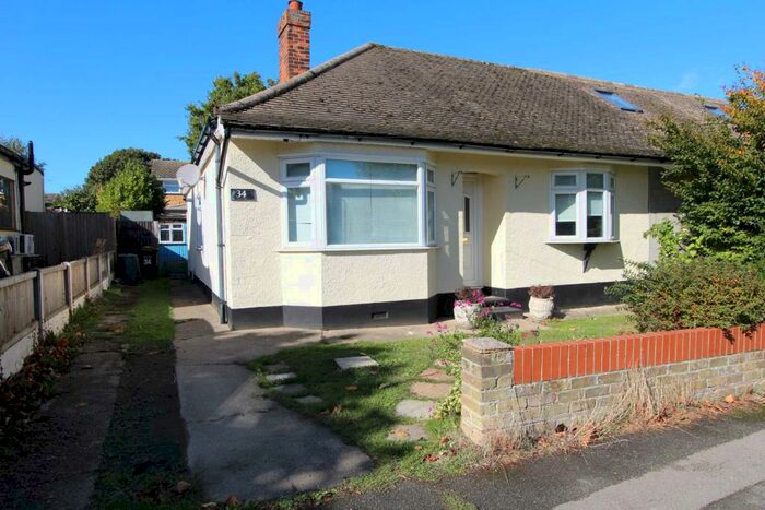 2 Bedroom Bungalow To Rent In Glenmere Park Avenue, Thundersley, SS7