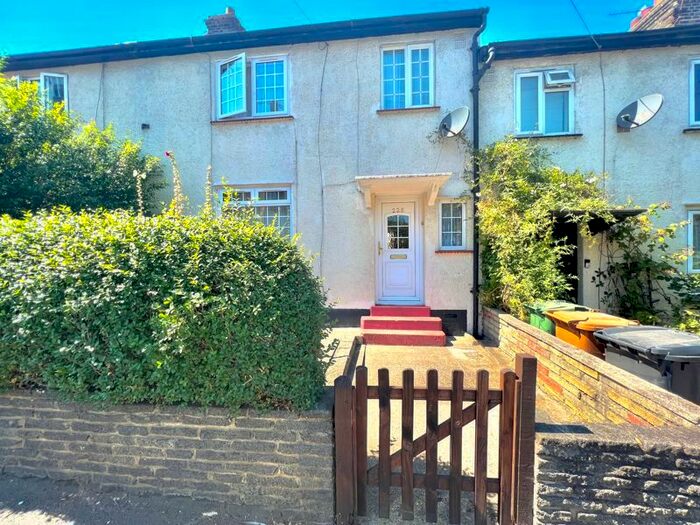 3 Bedroom Property To Rent In South Countess Road, London, E17