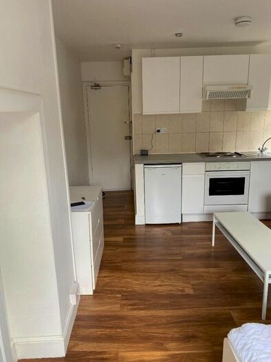 Studio To Rent In Bloemfontain Rd, Whit City, W12