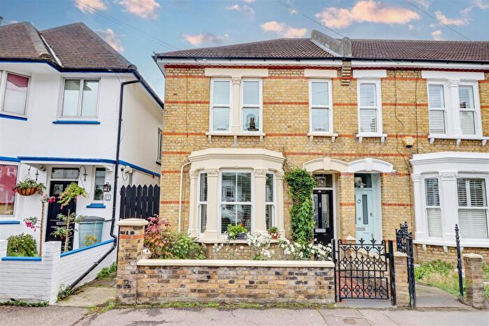 3 Bedroom Semi-Detached House For Sale In Canonsleigh Crescent, Leigh-on-Sea, SS9