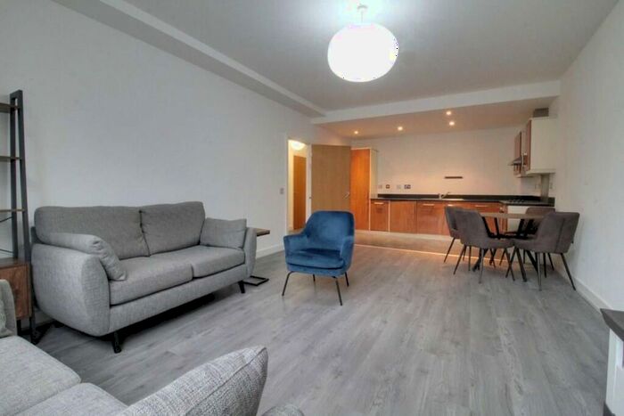 1 Bedroom Flat To Rent In Upper Addison Gardens, London, W14