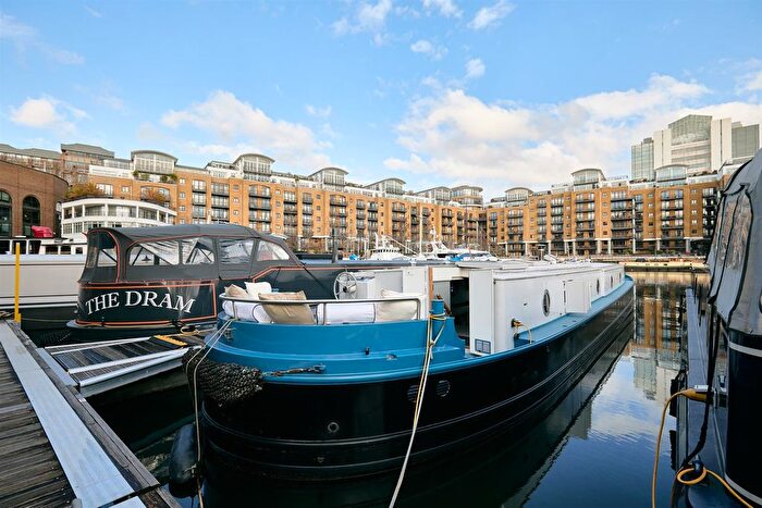 2 Bedroom Houseboat For Sale In St Katharine Docks, Wapping, E1W