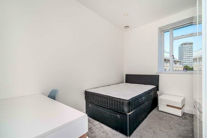2 Bedroom Flat To Rent In Derrys Cross, Plymouth, PL1