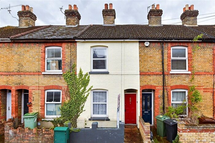 2 Bedroom Terraced House For Sale In Cross Street, Maidstone, Kent, ME14