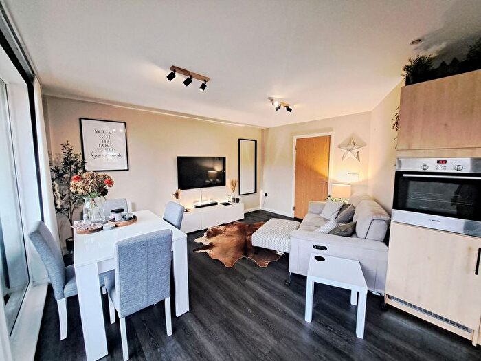 2 Bedroom Flat For Sale In Apartment, Bell Barn Road, Birmingham, B15