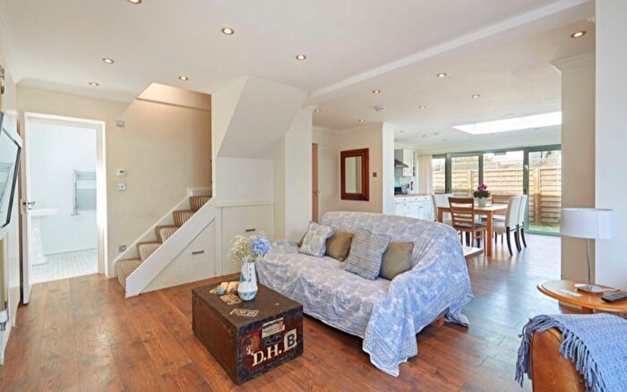 3 Bedroom Detached House To Rent In Askham Road, Askew Village, W12