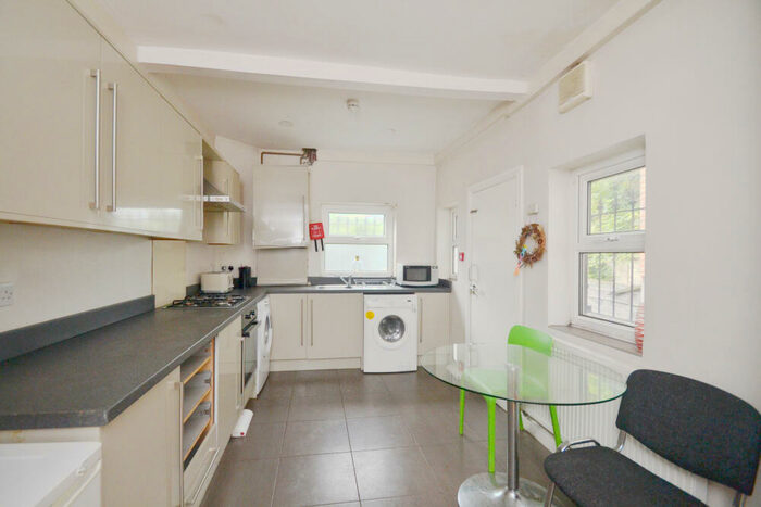 5 Bedroom Terraced House To Rent In Filey Road, Fallowfield, Manchester, M14