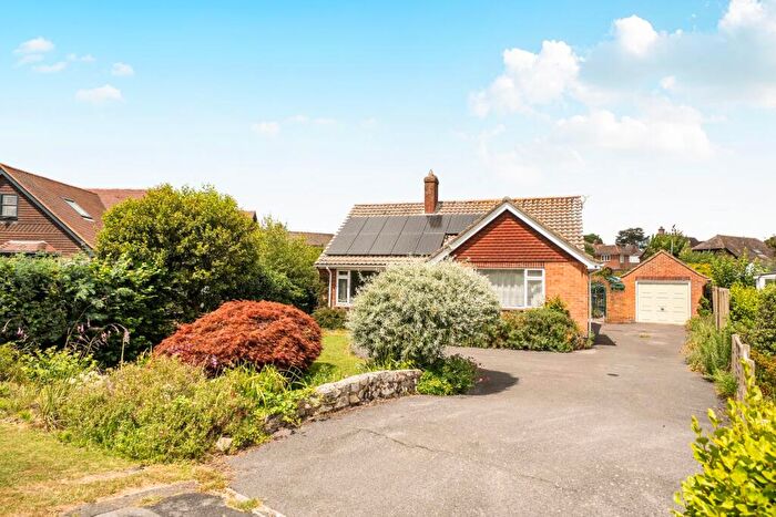 3 Bedroom Detached Bungalow For Sale In Lentune Way, Lymington, SO41