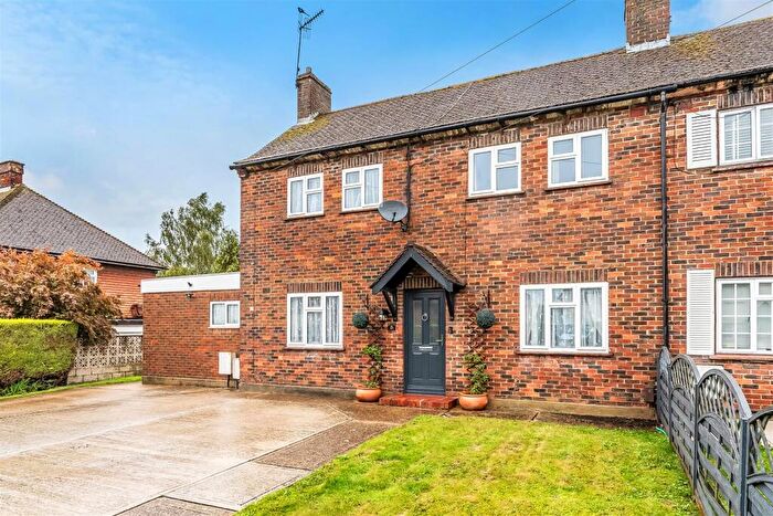3 Bedroom Semi-Detached House For Sale In Pollards Oak Road, Hurst Green, Oxted, RH8