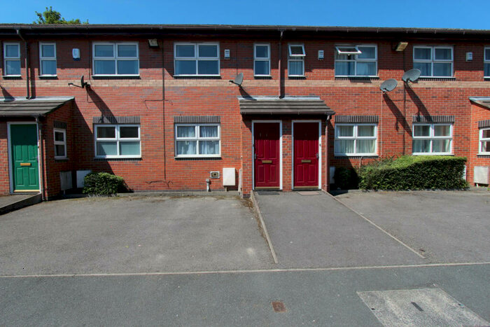 5 Bedroom House To Rent In Exbury Street, Manchester, M14