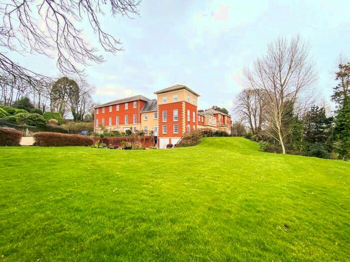 3 Bedroom Apartment For Sale In Silverton, Devon, EX5