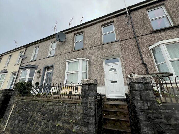 2 Bedroom Flat To Rent In Francis Terrace, Carmarthen, Carmarthenshire, SA31